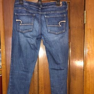 Light/medium wash American Eagle skinny jeans